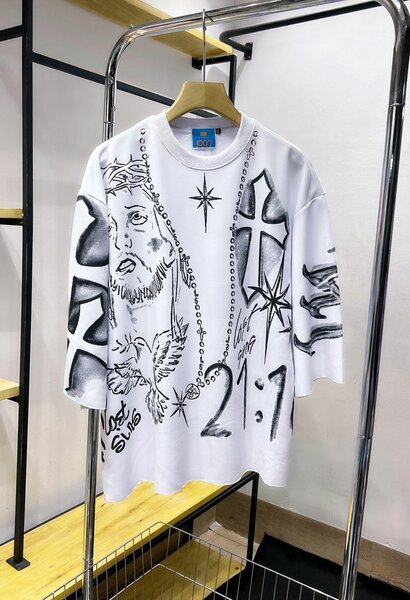 Saint Tops