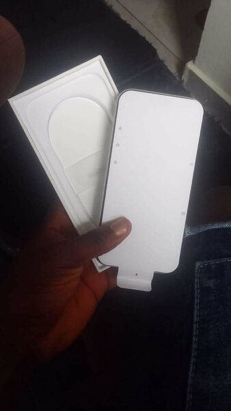 iPhone 16 simple authentique
