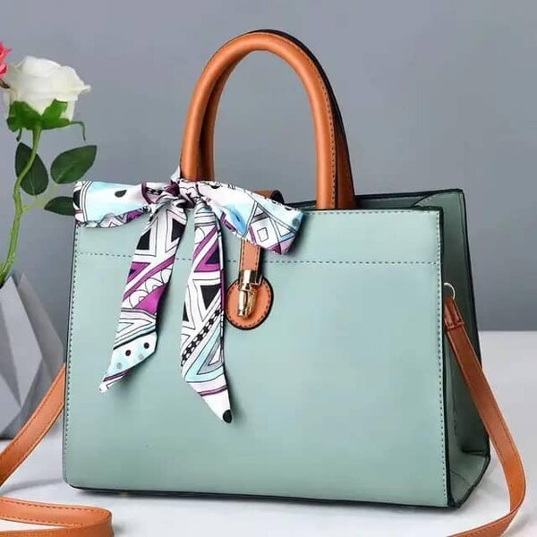 Medium olive bag