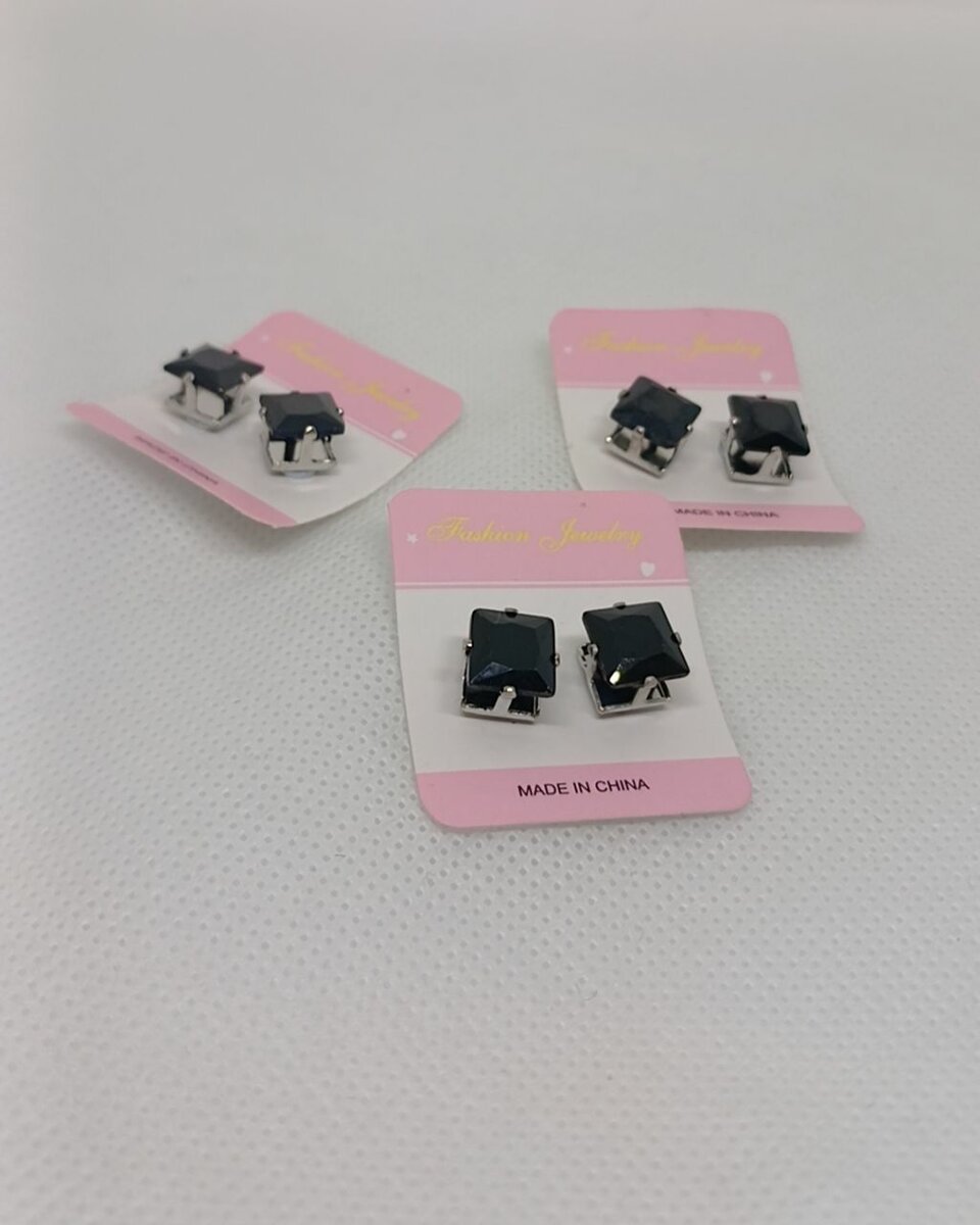 Magnetic earrings