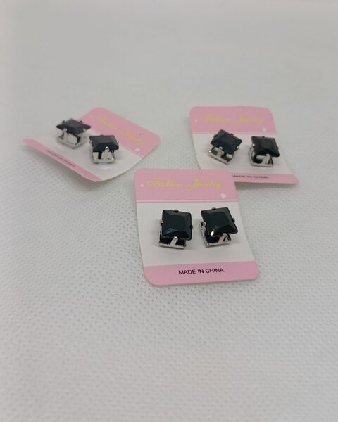 Magnetic earrings