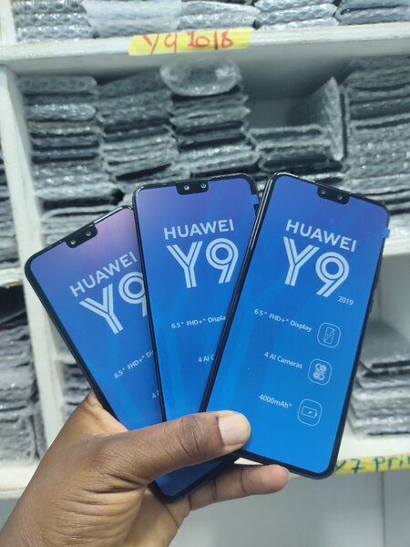 HUAWEI Y9 2019 QUASI NEUF 128GO/6GO