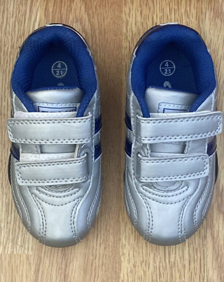 Boys trainers