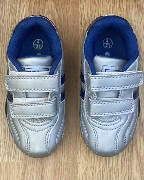 Boys trainers
