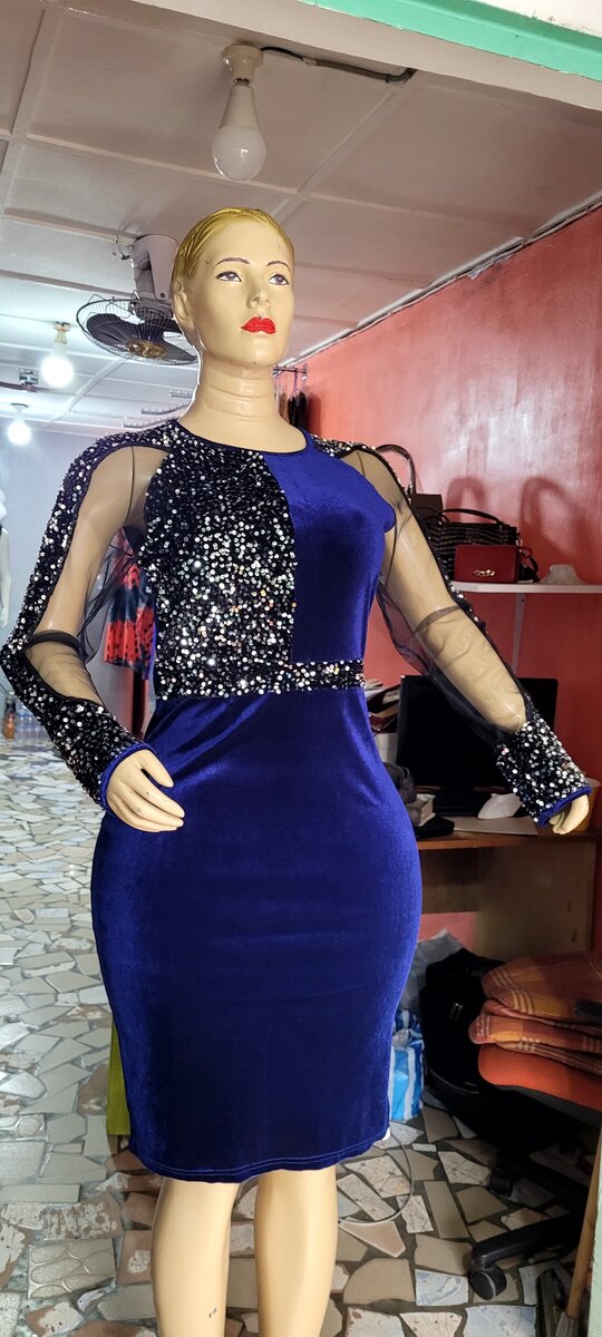 Robe Bleu Velours Pailletée