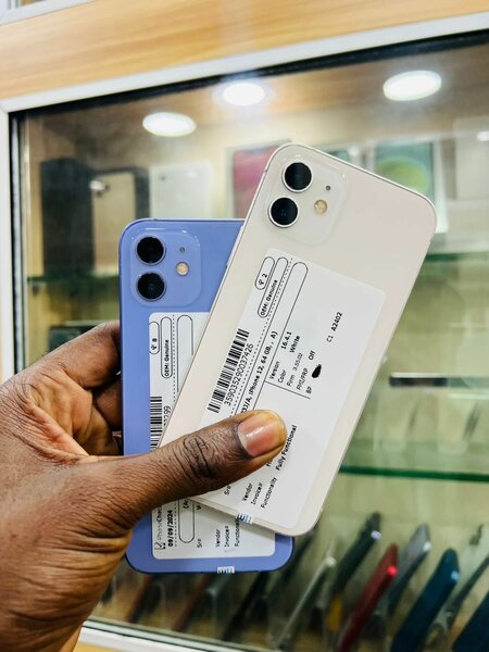 iPhone 12 simple casi neuf