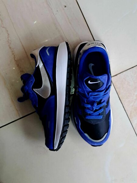 Neat sneakers