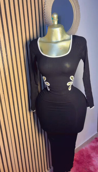 Robe noire moulante élégante