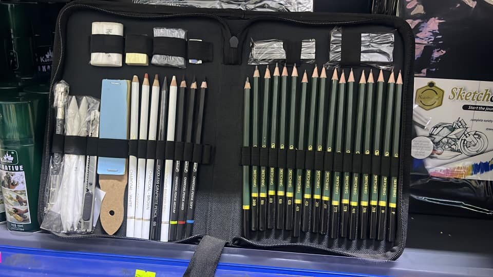 Artist set medium