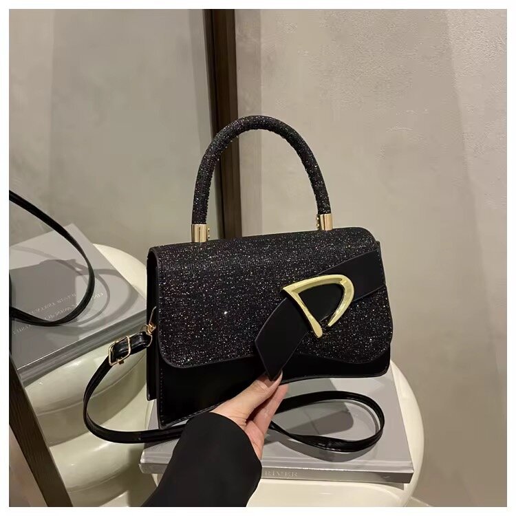 Sac à main élégant avec fermoir