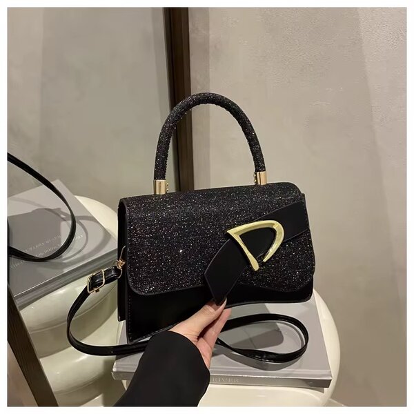 Sac à main élégant avec fermoir
