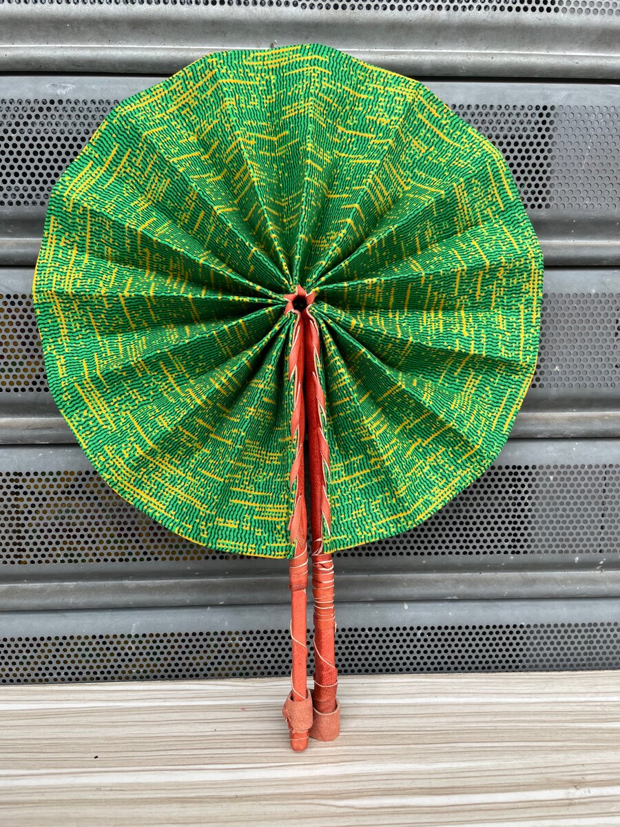 Éventails Artisanaux Pliables Colorés