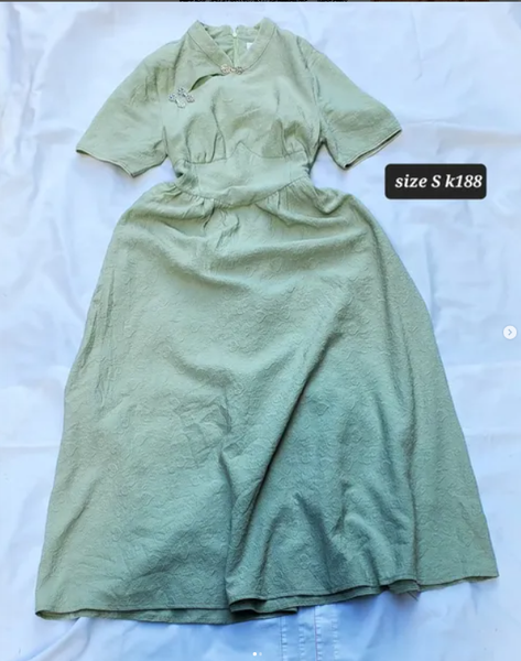 green dress