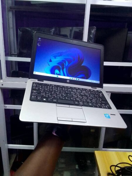 HP Elitebook 820 G1