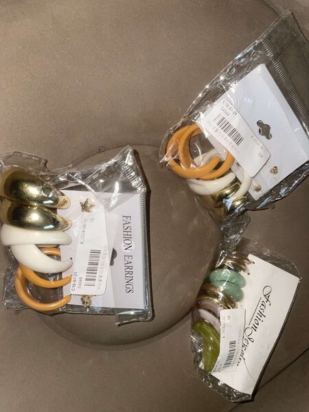 Ear rings