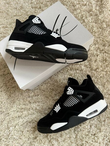 Air Jordan 4 White Thunder