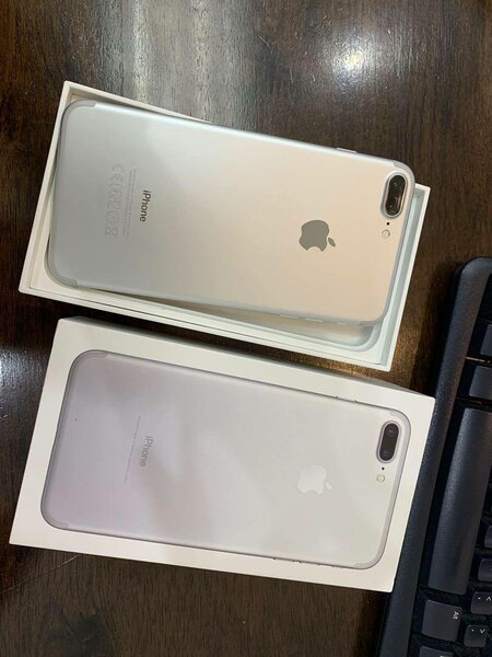 7 PLUS 32GB IN BOX