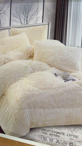 Couette Douillette en Fausse Fourrure