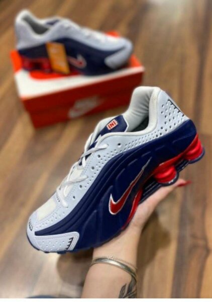 Nike Shox R4