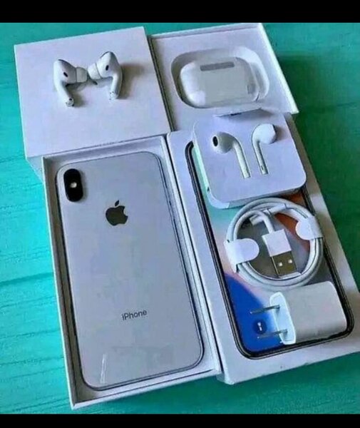 iPhone avec accessoires