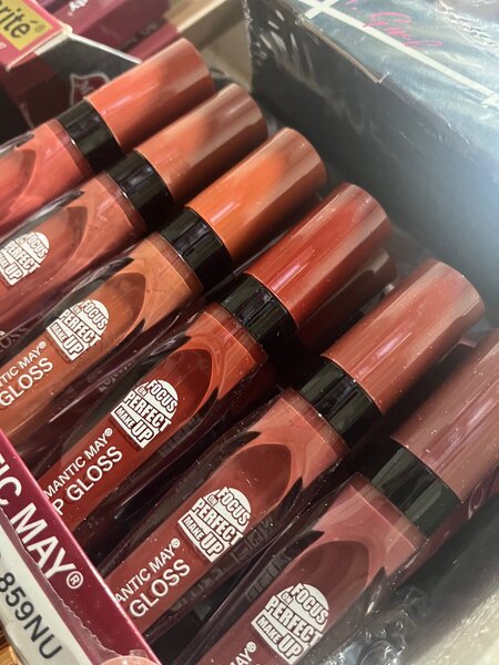 Rouge à lèvres et glosse