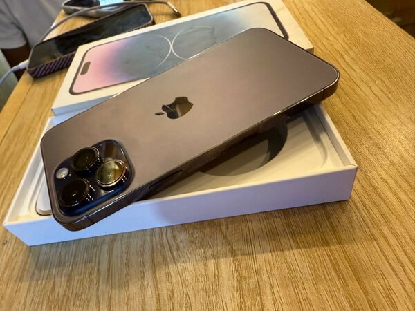 iPhone 14pro max 128giga casineuf très propre