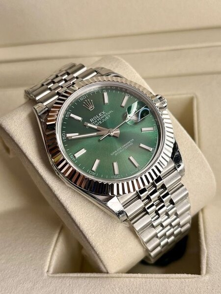 Montres de luxe élégantes