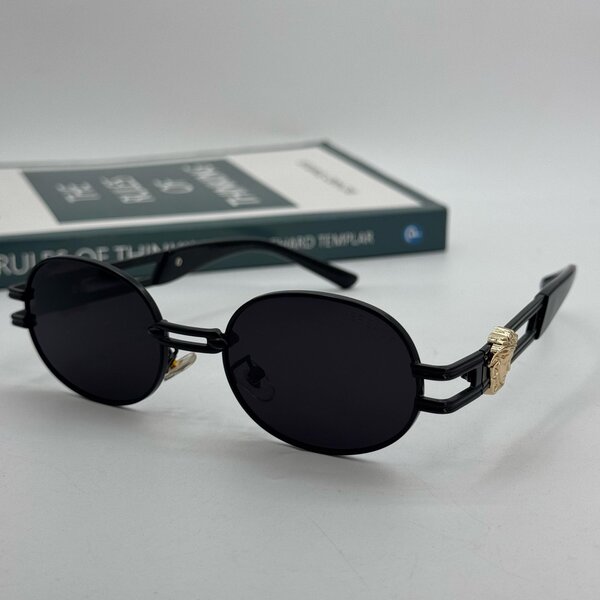 VERSACE