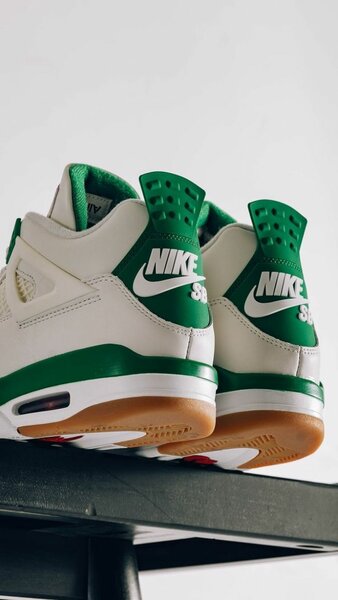 Jordan Retro 4