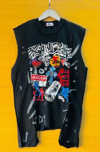Sleeveless tees
