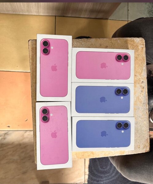 iPhone 16 simple