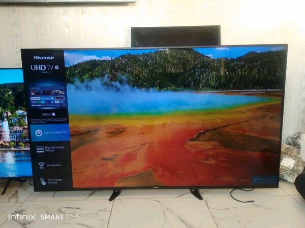 Téléviseur UHD Hisense 65"