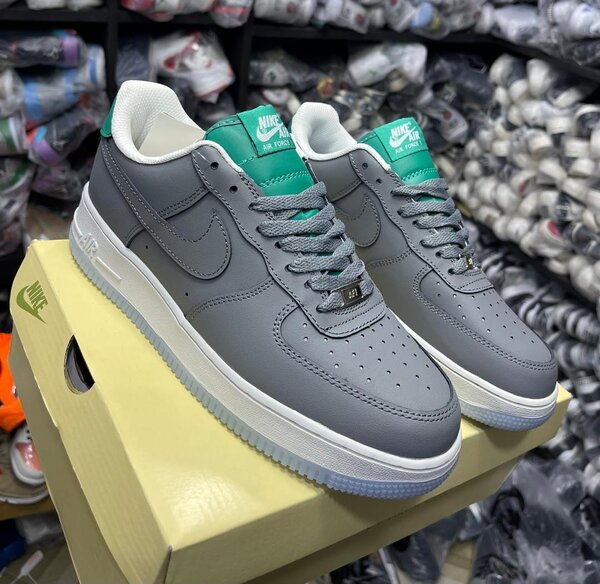 NIKE AIRFORCE CLASSIC