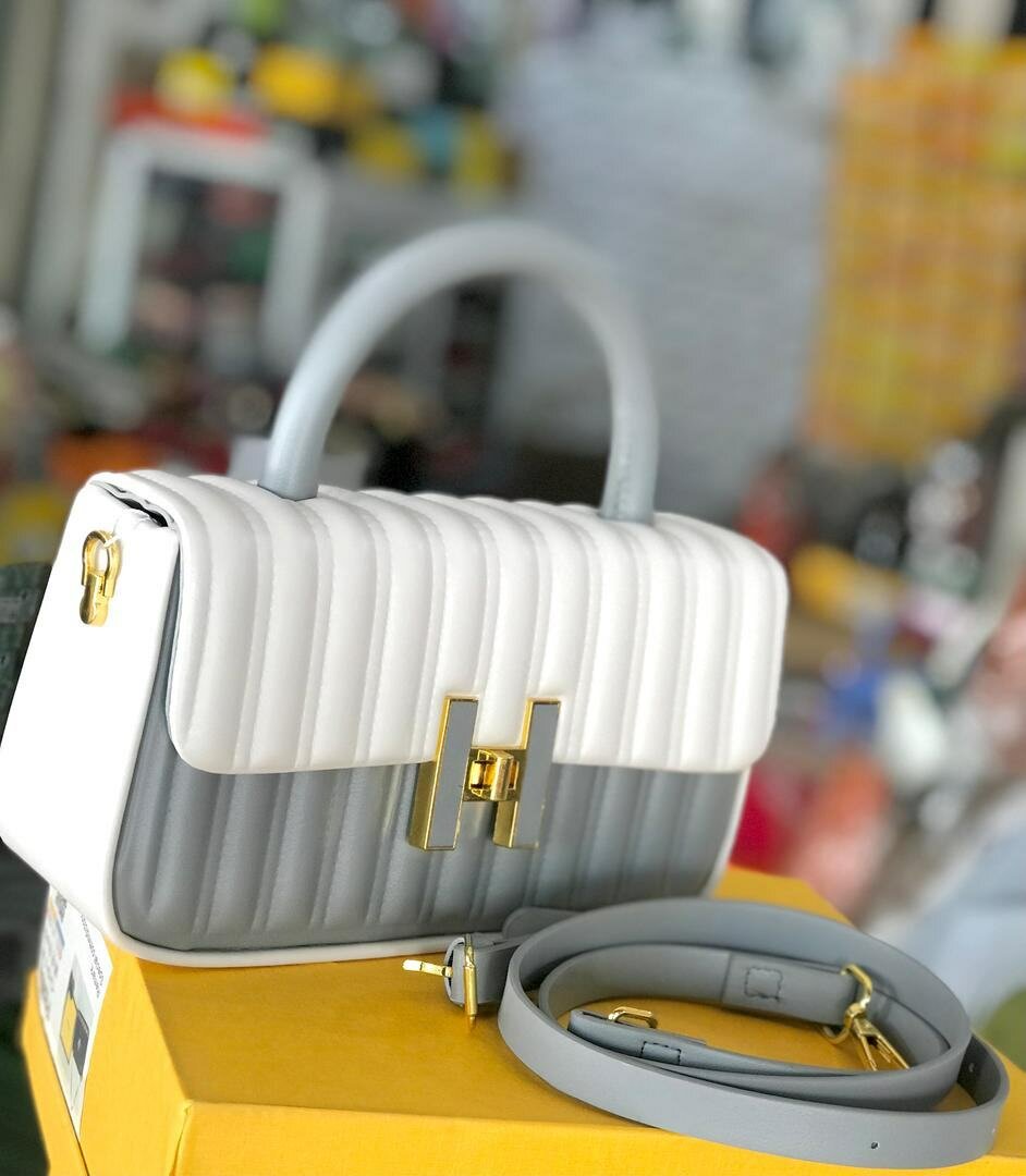 Hand bag