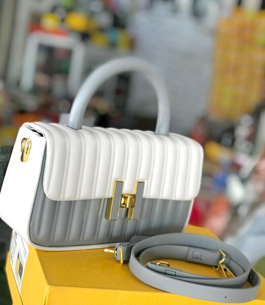 Hand bag