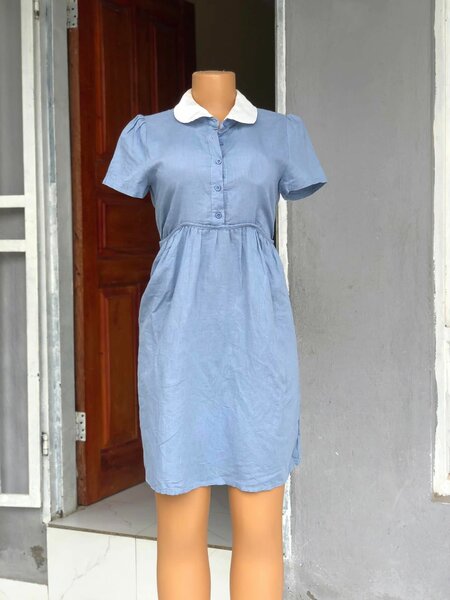 blue dress