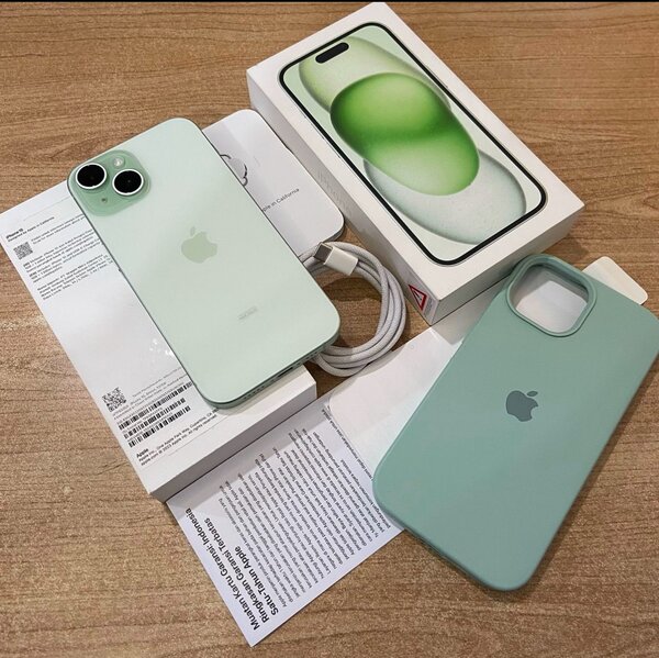 iPhone 15simple