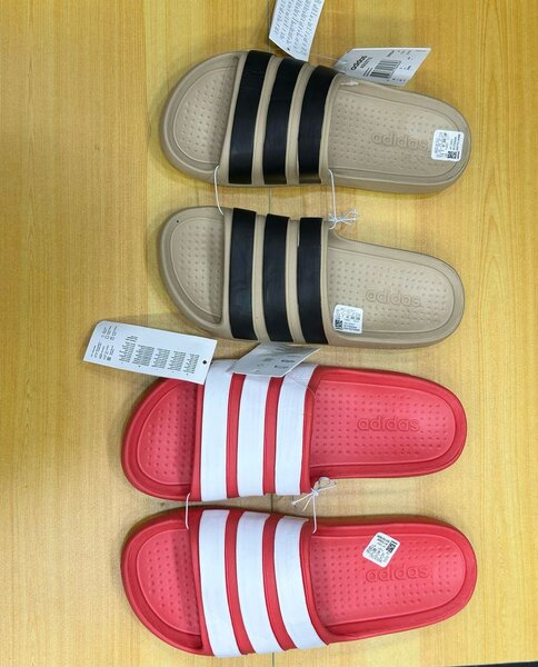 CLAQUETTES ADIDAS