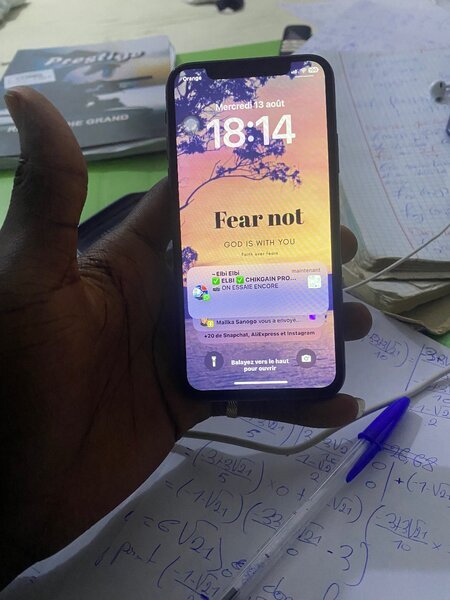 iPhone X 64go tout passe