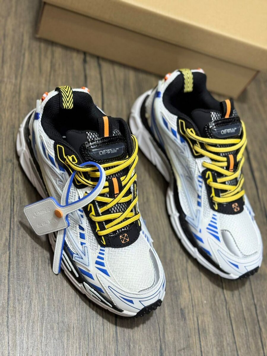 Sneakers Off withe