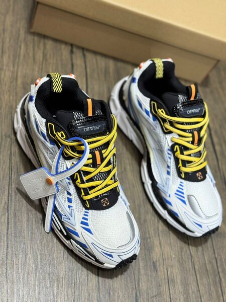Sneakers Off withe