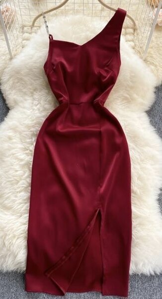 Mini dress will be relevant during Valentine's Day day