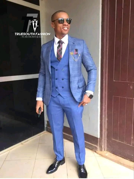 Suit bleu
