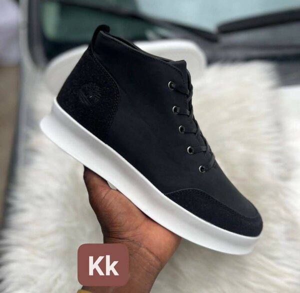 Baskets noires en cuir tendance
