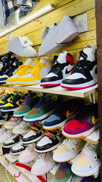 Ezzy Store's