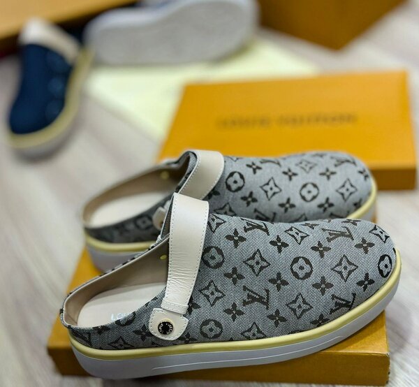 Branded half shoes