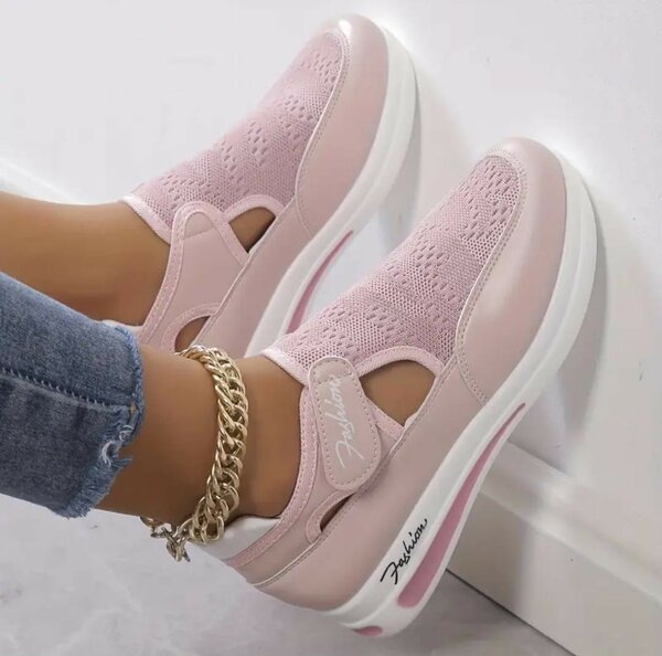 LADIES CASUAL WEAR