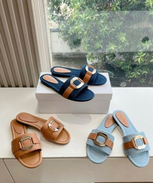 Ladies slippers