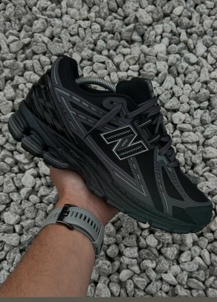 New Balance 740