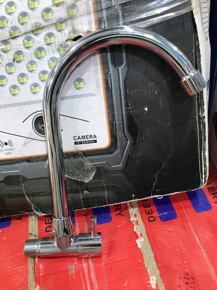 Robinet de cuisine pivotant
